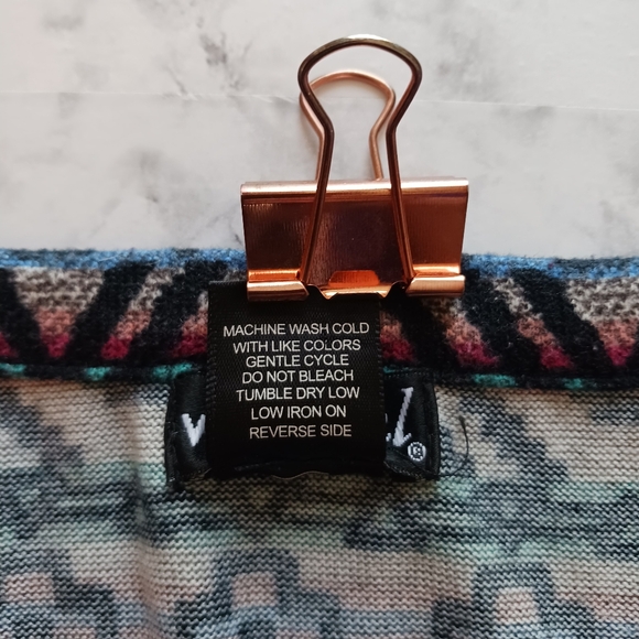 Wet seal aztec southwest multicolor pullover sweater v neck womens large - Picture 8 of 8